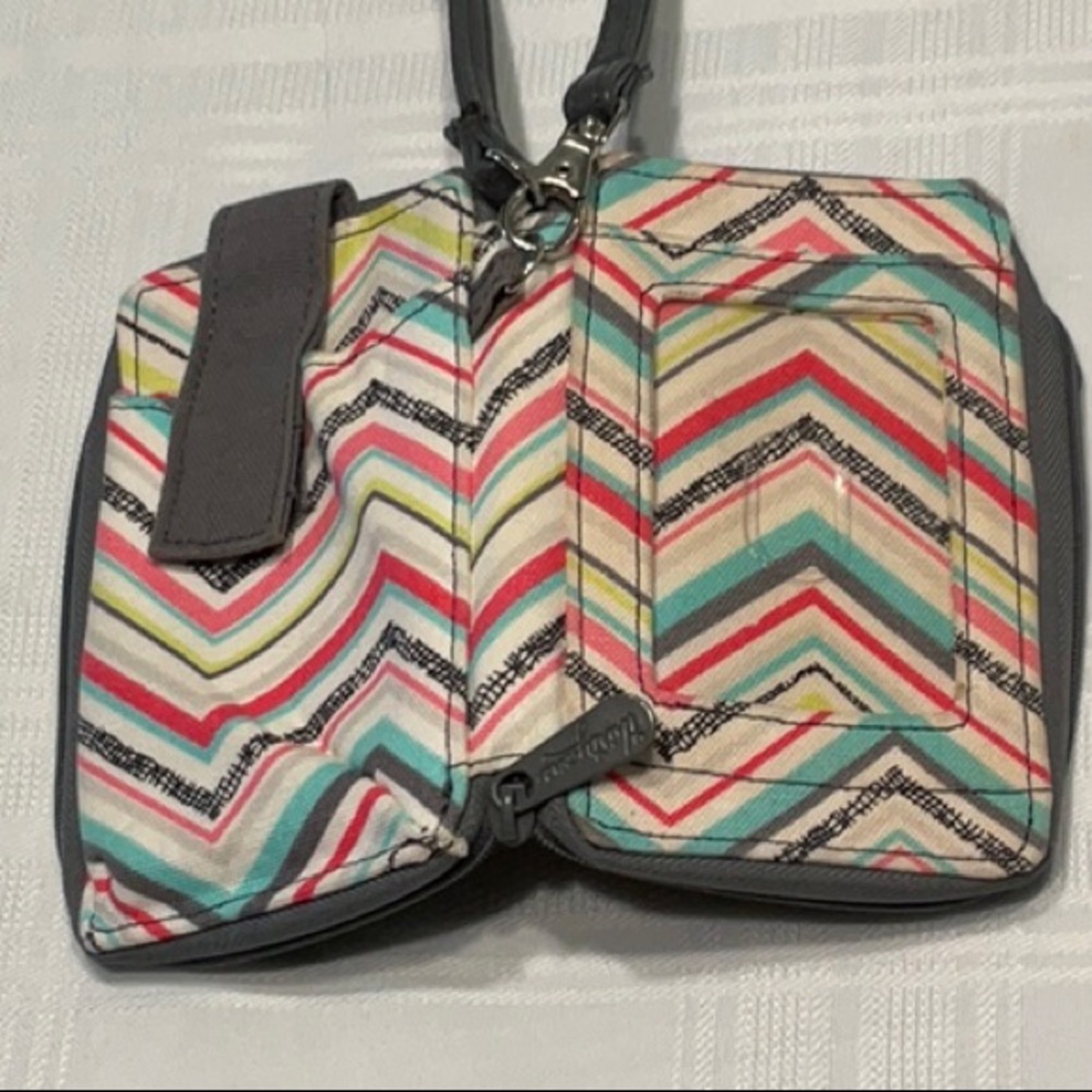 thirty-one Chevron Pattern Wristlet ID/Card Holder - Picture 5 of 5